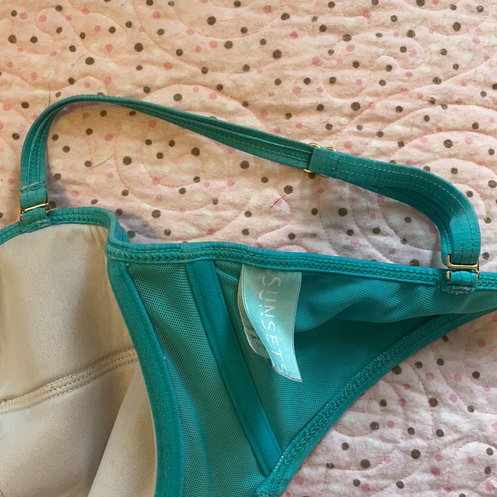 Sunsets Underwire Bikini Top - Picture 10 of 10